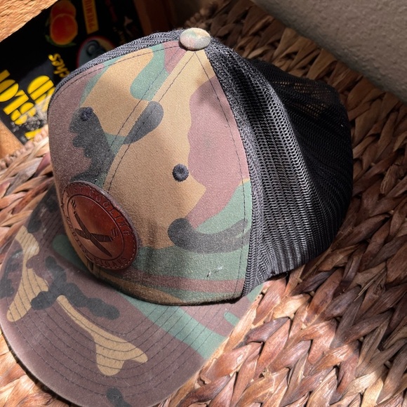 Cigar Logo Leather and Camo Mesh back hat SnapBack camouflage adjustable - Picture 6 of 6